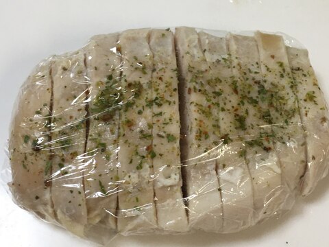 冷凍もできる♪レンチンでサラダチキン